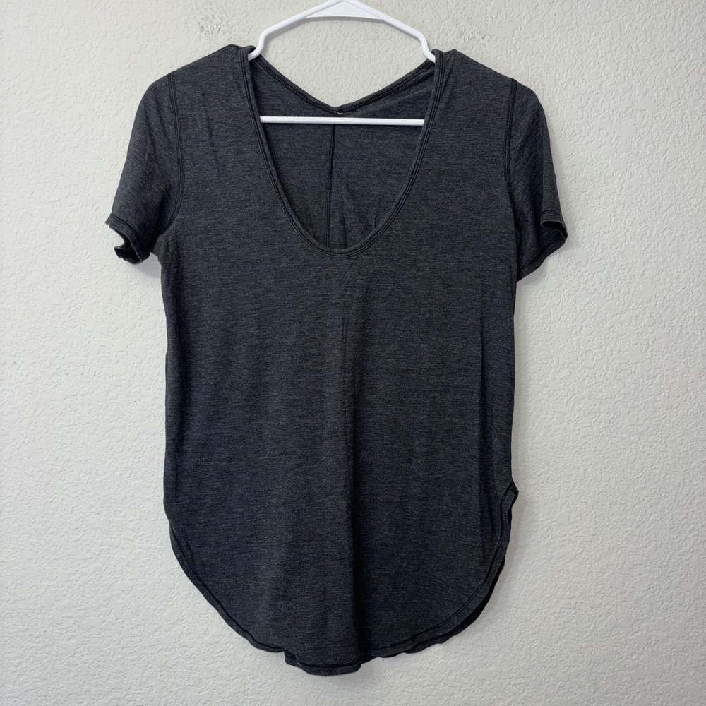 Lululemon Yogini 5 Year Short Sleeve Tee Women's Size 6 Heathered Black Athletic